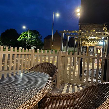 The Queens Head Inn Milton Ernest Esterno foto
