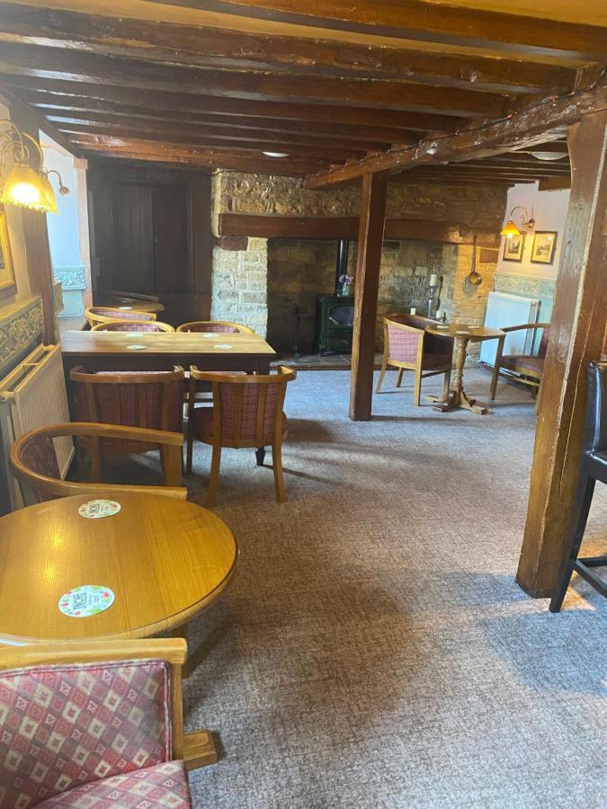 The Queens Head Inn Milton Ernest Esterno foto